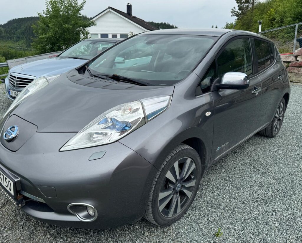 Nissan Leaf 24 kWh fra Elvio